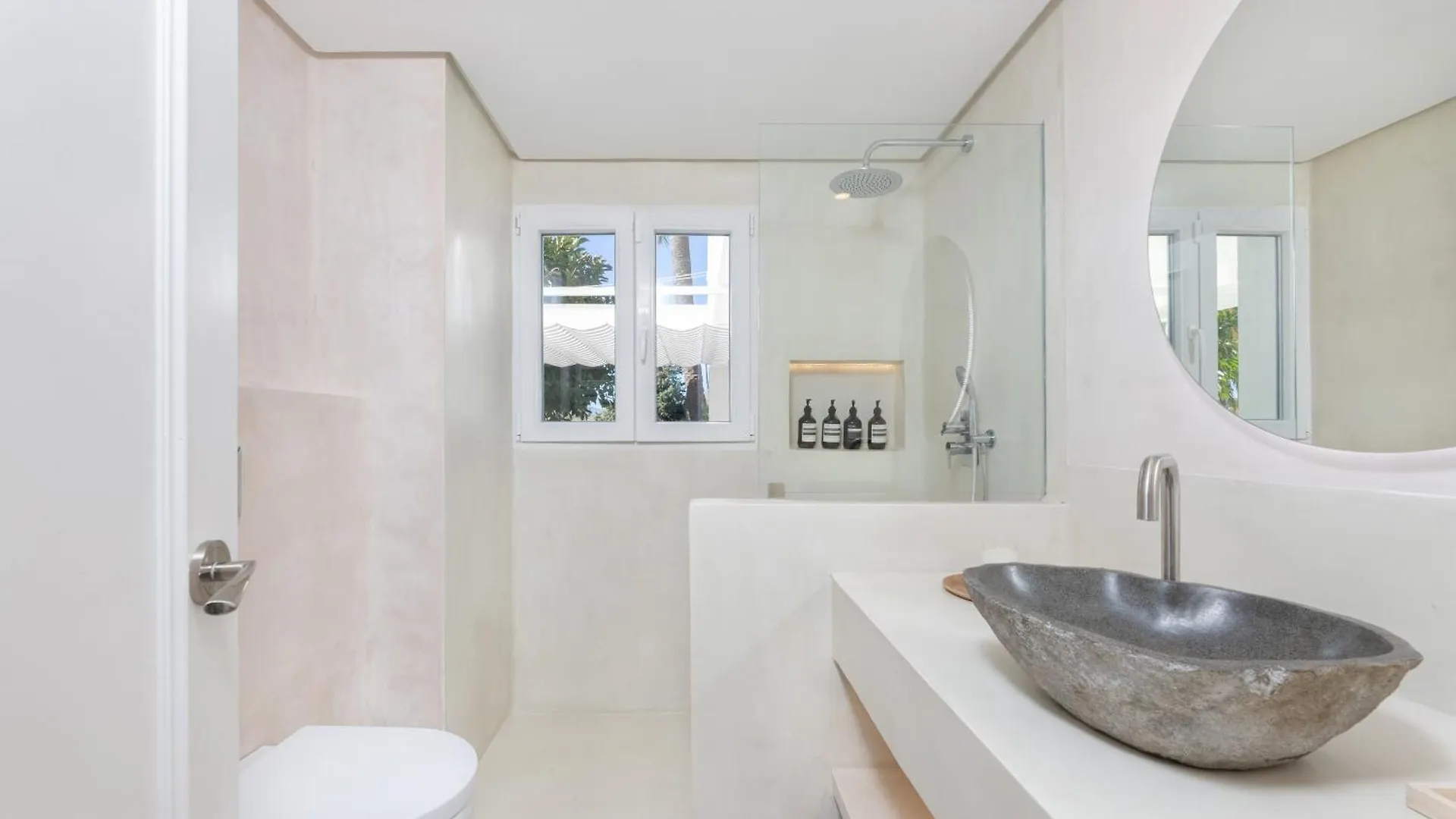 Sea Breeze House By Kura Homes Marbella